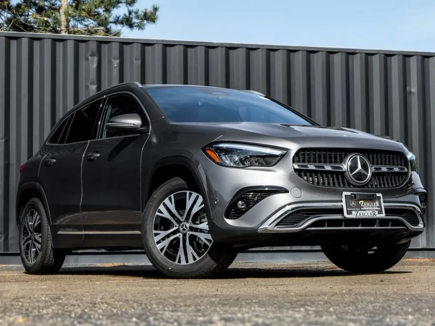 2025 Mercedes Benz GLA 250 4MATIC photo 1