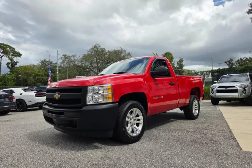 2011 Chevrolet Silverado Work Truck Base photo 1