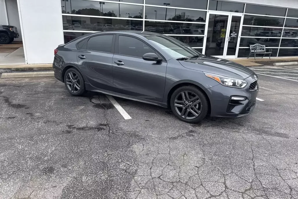 2021 Kia Forte GT-Line photo 1