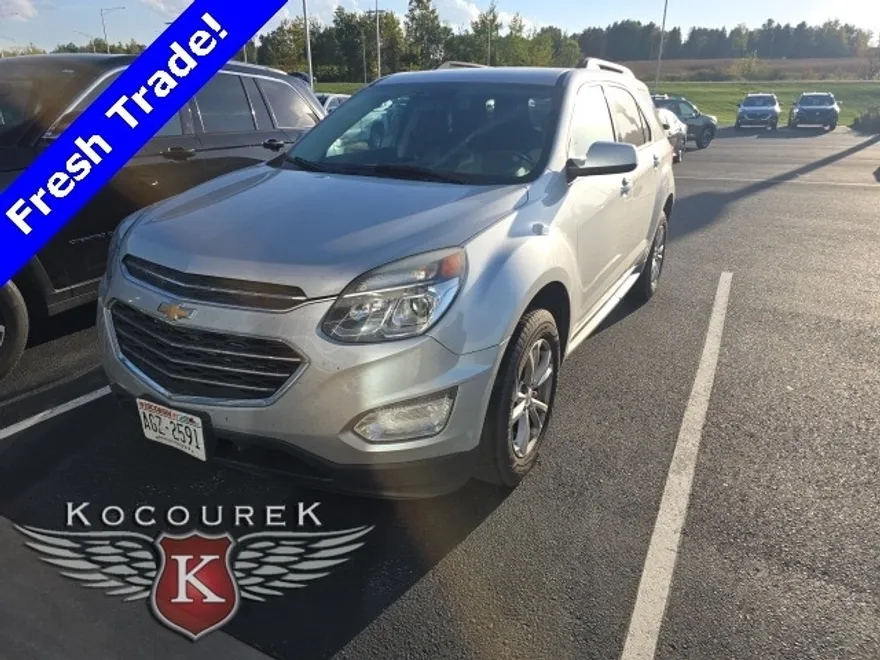 2017 Chevrolet Equinox LT photo 1