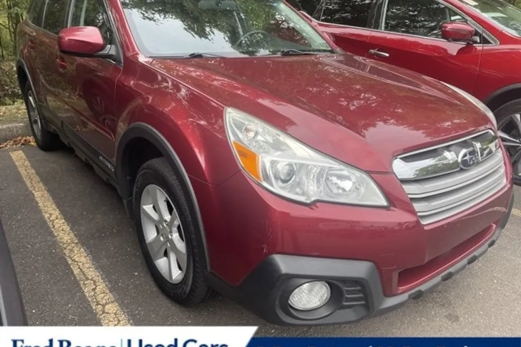 2013 Subaru Outback 2.5i Premium photo 1