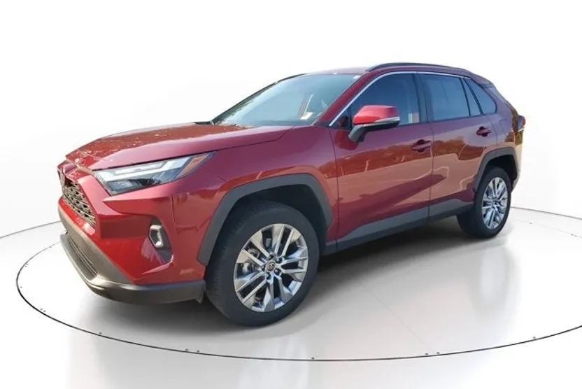 2023 Toyota RAV4 XLE Premium photo 1