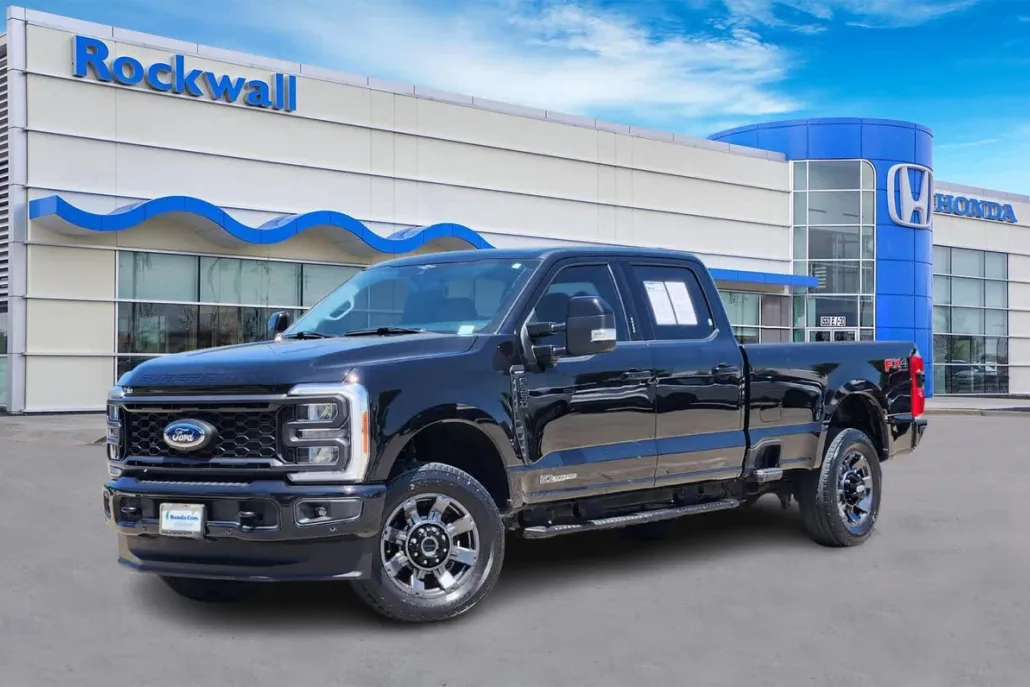 2023 Ford F-350 Lariat photo 1