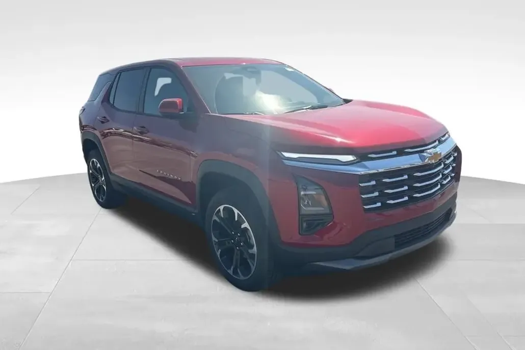 2026 Chevrolet Equinox LT photo 1