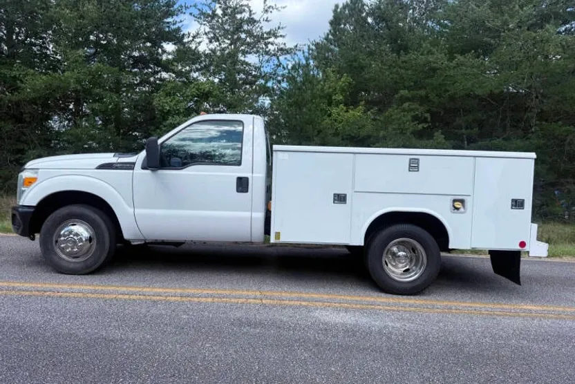 2011 Ford F-350 photo 1