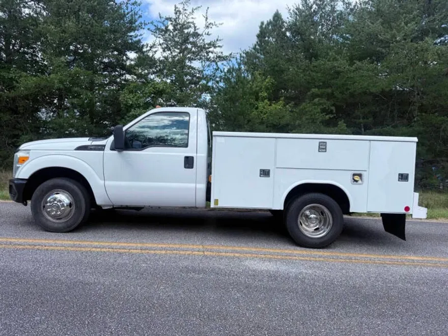 2011 Ford F-350 photo 1