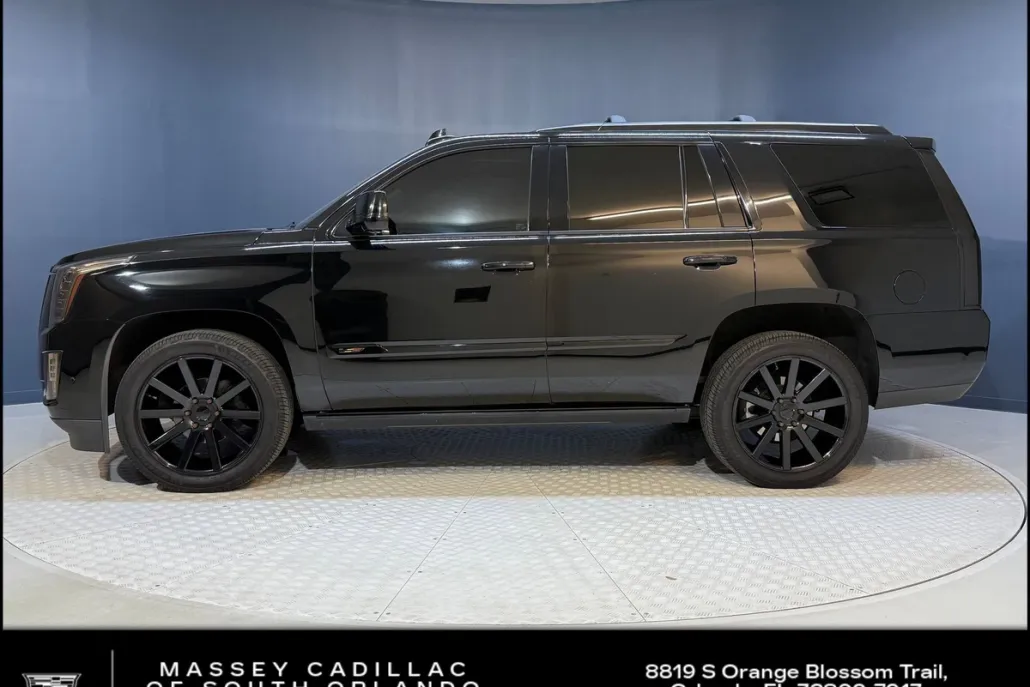2019 Cadillac Escalade Platinum photo 1
