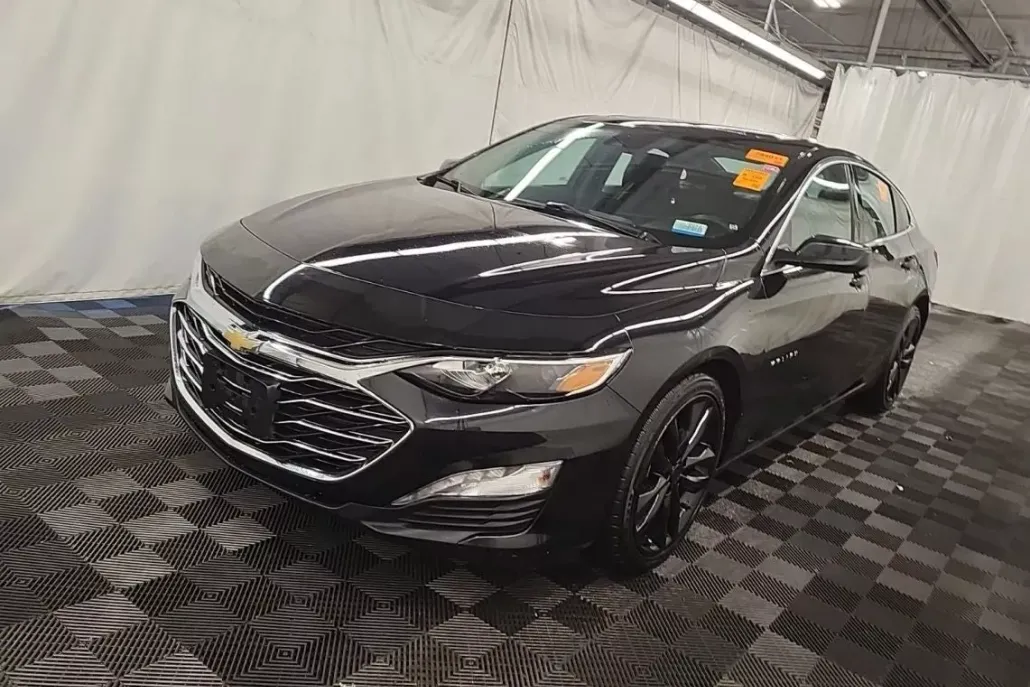2023 Chevrolet Malibu 1LT photo 1