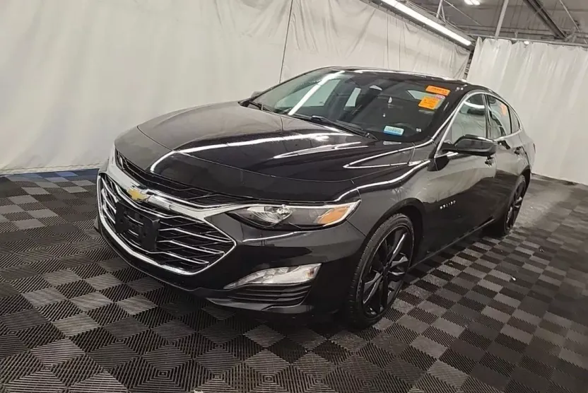 2023 Chevrolet Malibu 1LT photo 1