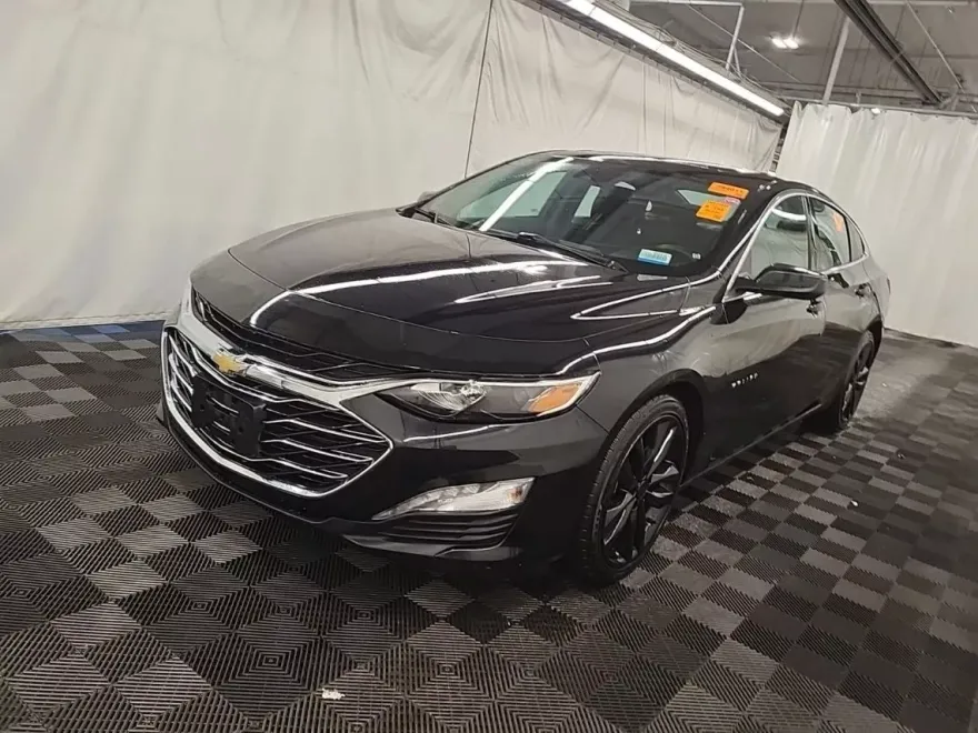 2023 Chevrolet Malibu 1LT photo 1