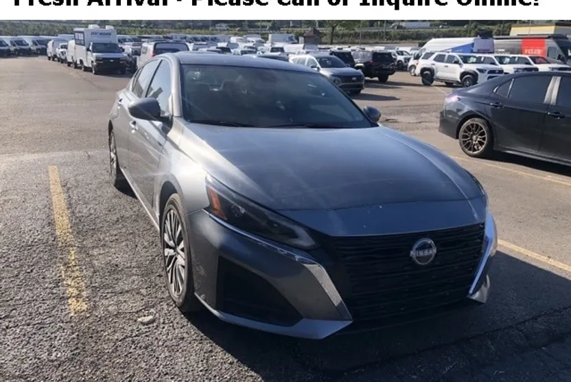 2023 Nissan Altima 2.5 SV photo 1
