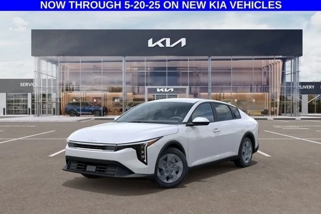 2025 Kia K4 LX photo 1