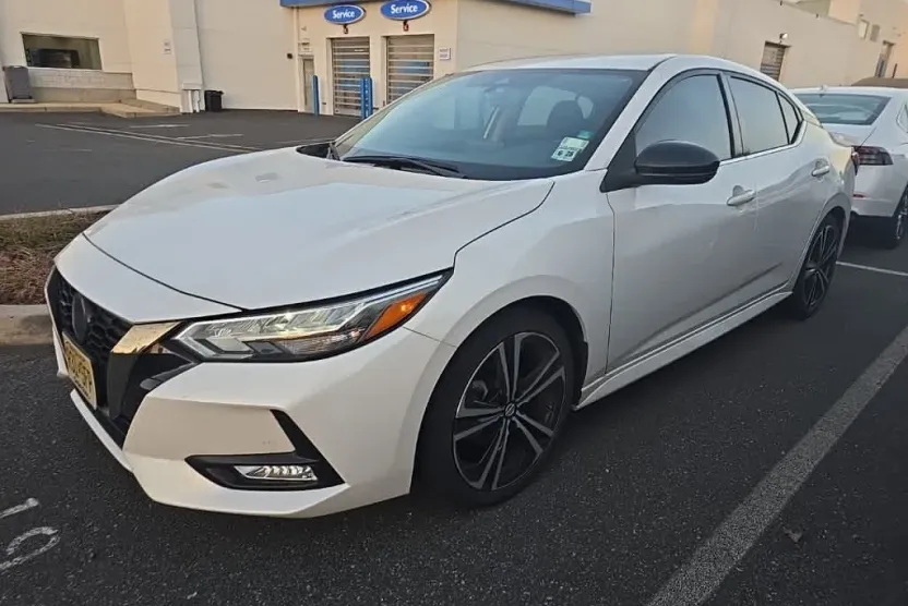 2023 Nissan Sentra SR photo 1