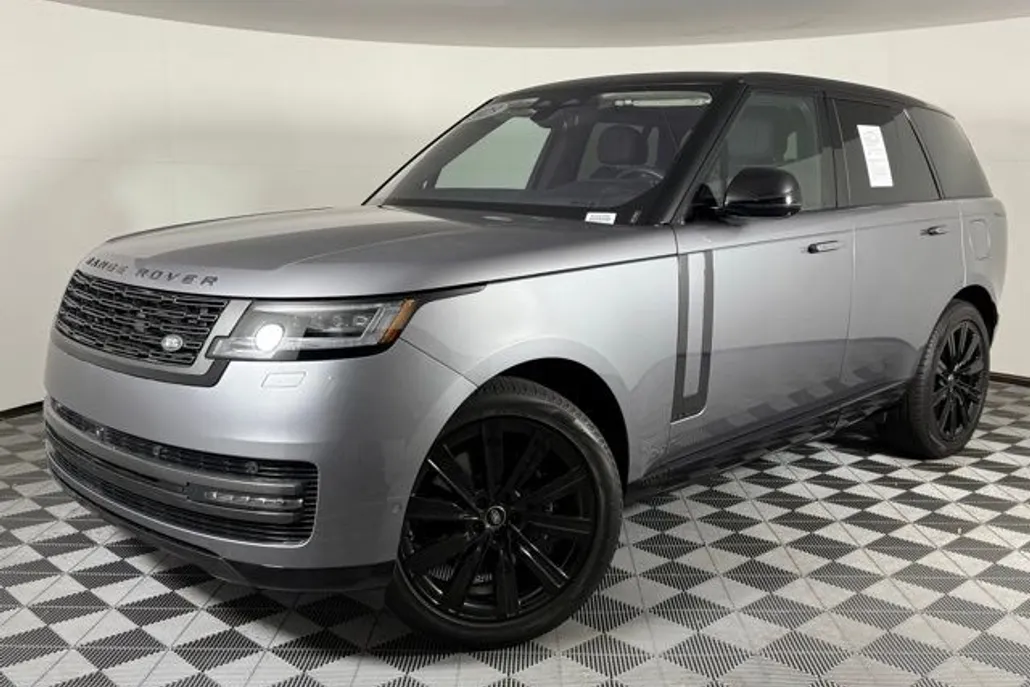 2023 Land Rover Range Rover SE photo 1