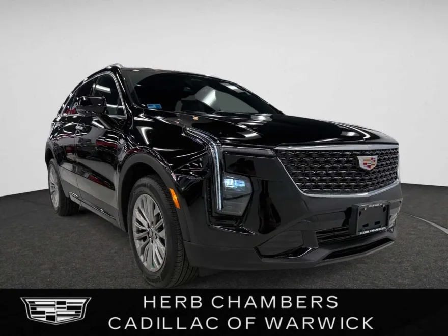 2024 Cadillac XT4 Premium Luxury photo 1