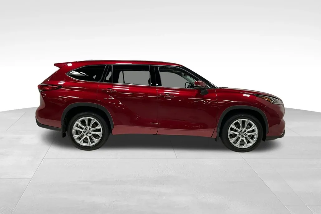 2021 Toyota Highlander Limited photo 1