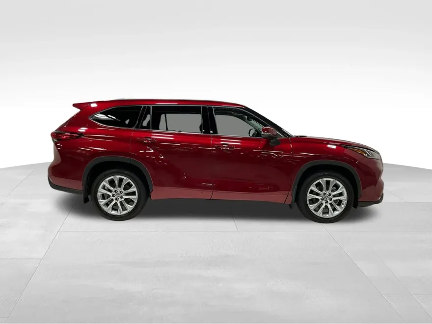 2021 Toyota Highlander Limited photo 1