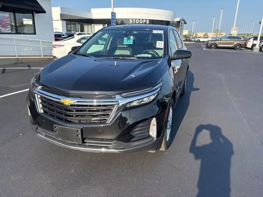 2024 Chevrolet Equinox LT photo 1