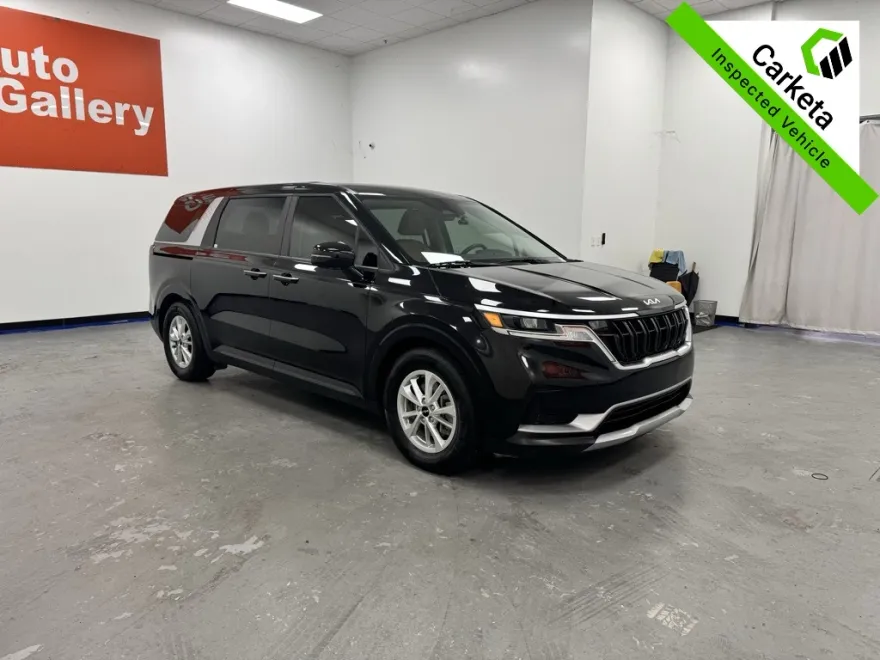 2024 Kia Carnival LX photo 1