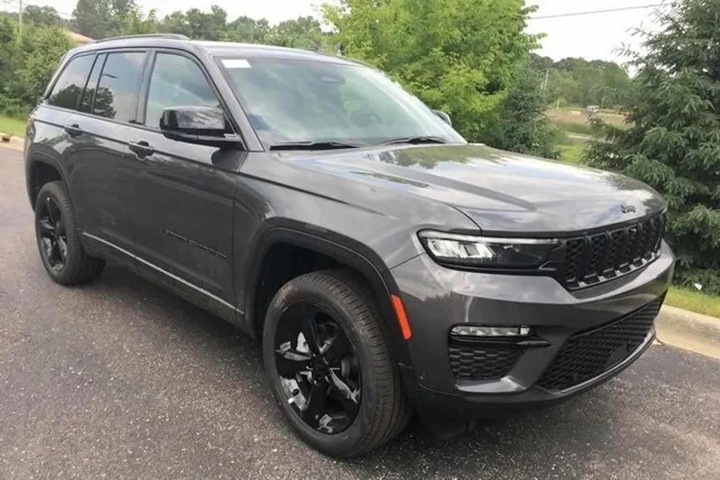 2025 Jeep Grand Cherokee Limited photo 1