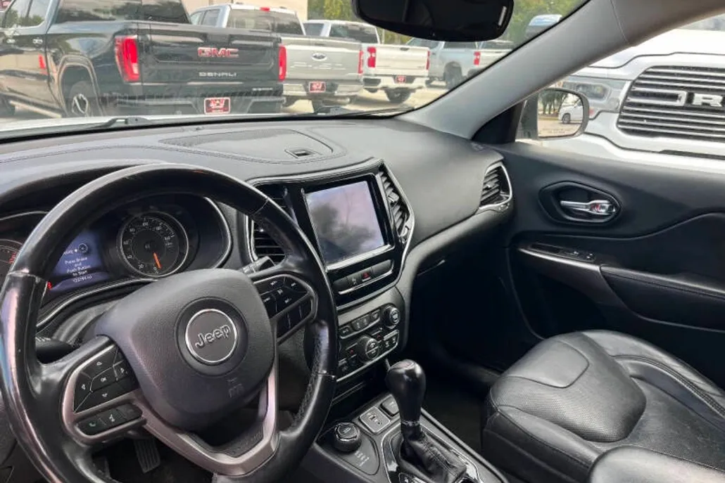 2019 Jeep Cherokee Limited photo 1