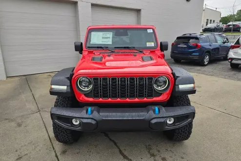 2025 Jeep Wrangler Rubicon 4xe photo 2