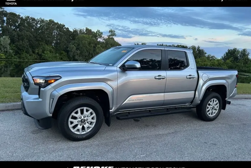 2025 Toyota Tacoma SR5 photo 1