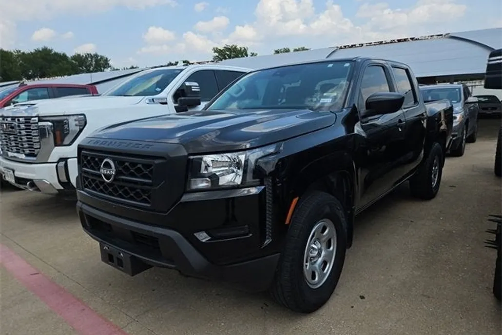 2022 Nissan Frontier LE photo 1