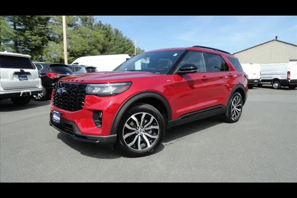 2025 Ford Explorer ST-Line photo 1