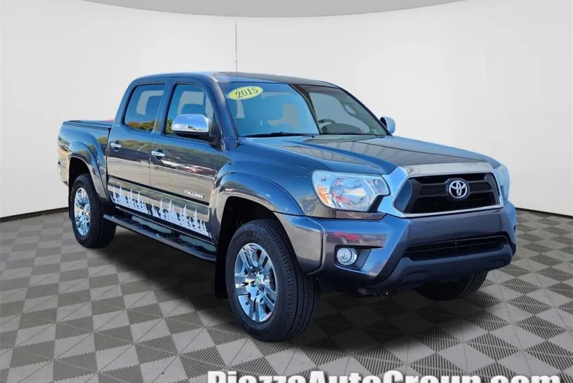 2015 Toyota Tacoma Base V6 photo 1