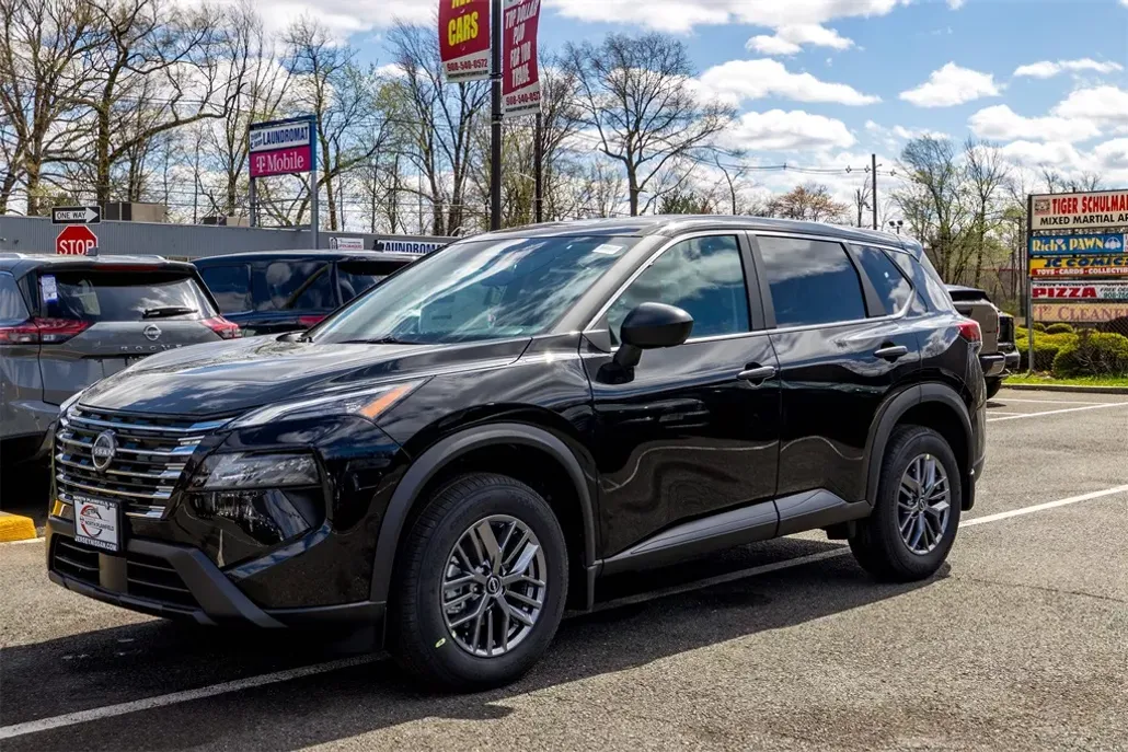 2025 Nissan Rogue S photo 1
