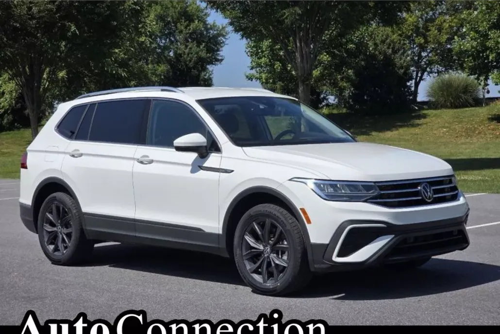 2022 Volkswagen Tiguan SE photo 1