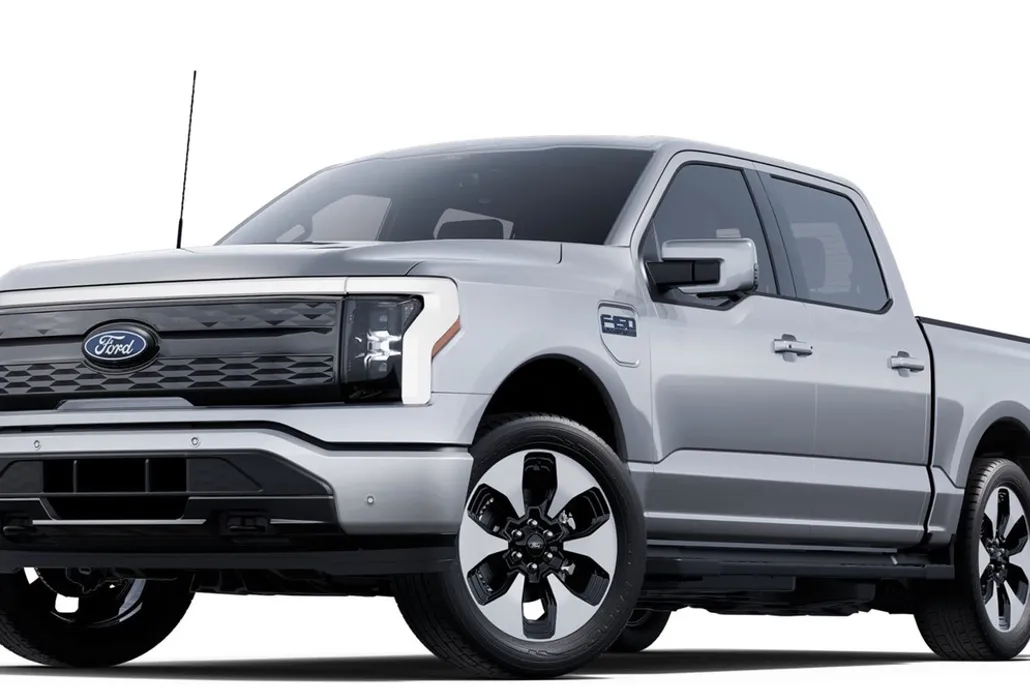 2025 Ford F-150 Lightning Platinum photo 1