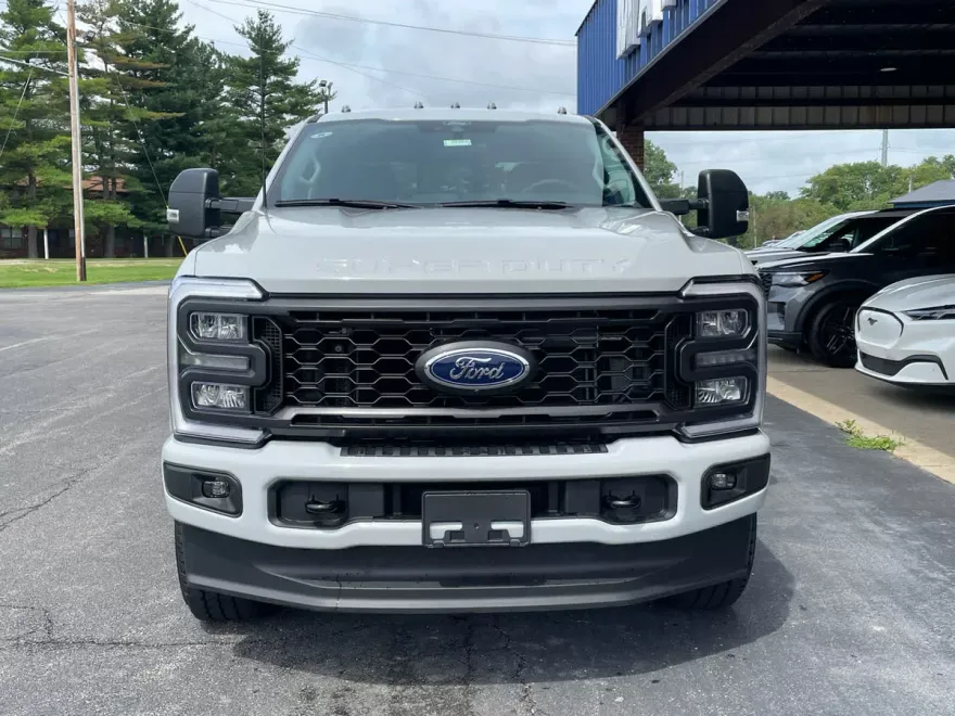 2025 Ford F-250 XL photo 1