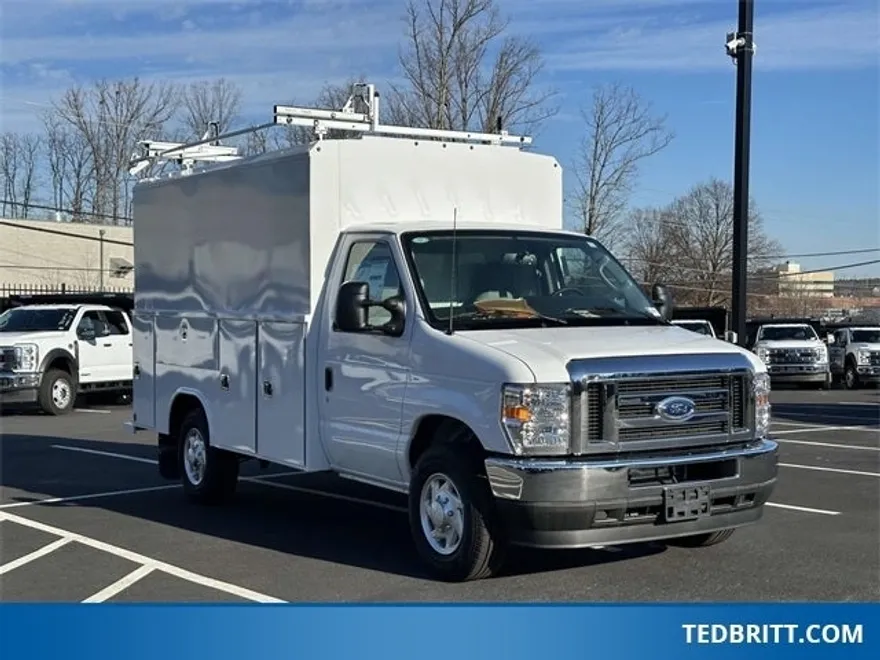 2025 Ford E-350 photo 1