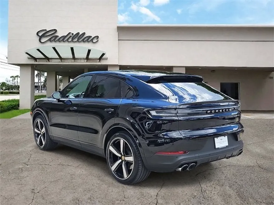 2024 Porsche Cayenne Base photo 2