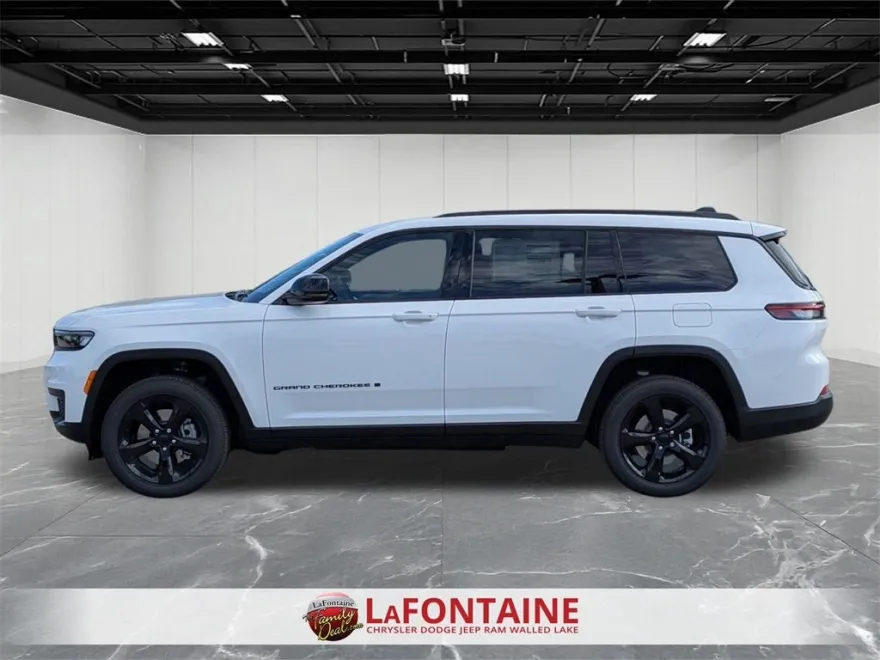 2025 Jeep Grand Cherokee Altitude photo 1