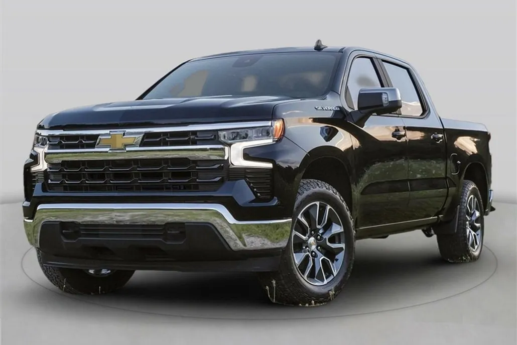 2024 Chevrolet Silverado 5500HD LT photo 1