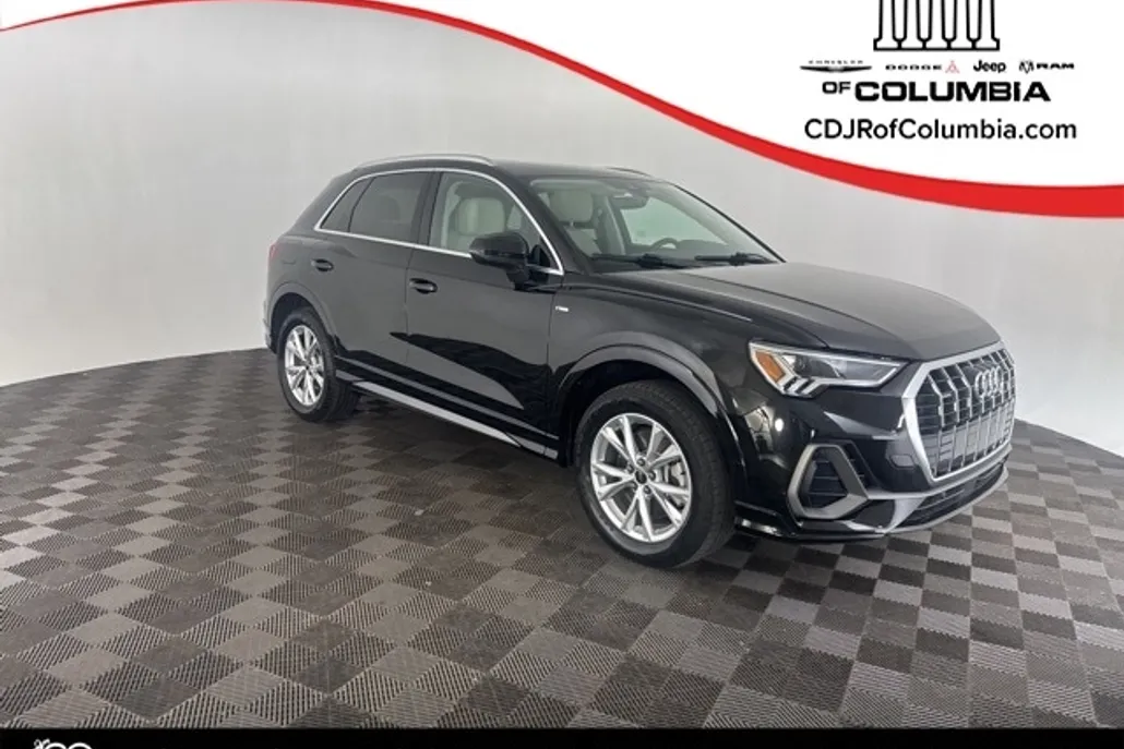 2023 Audi Q3 S line Premium photo 1