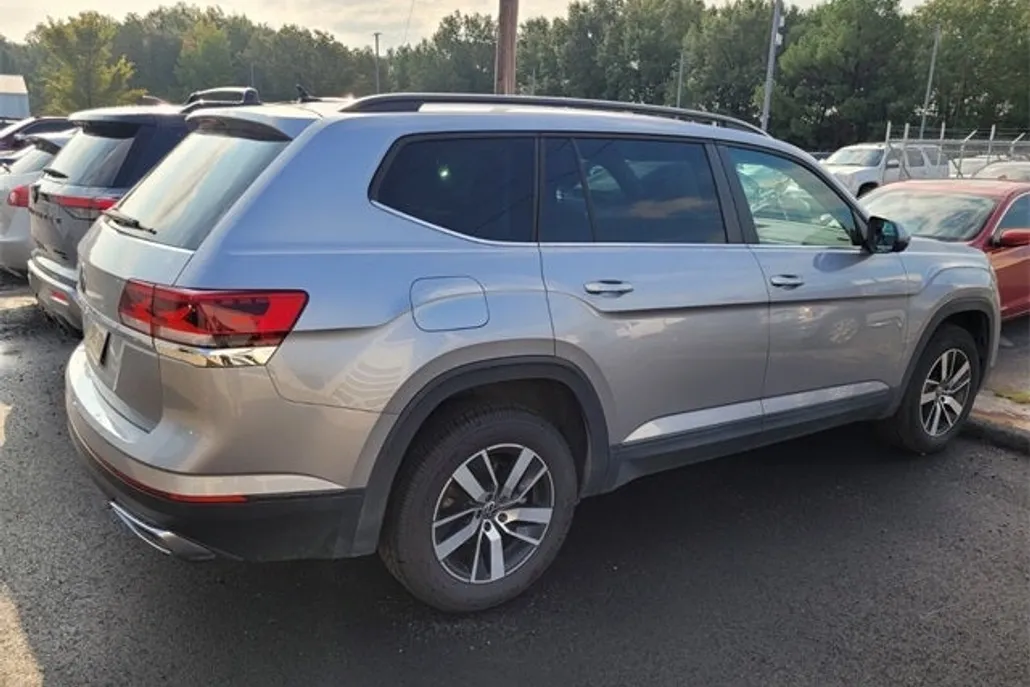 2023 Volkswagen Atlas SE photo 1