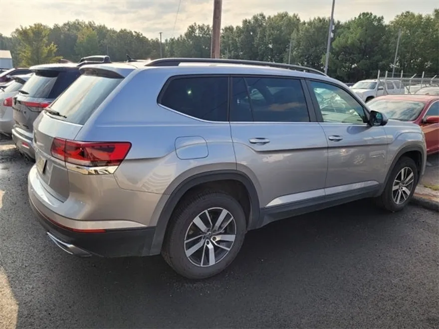 2023 Volkswagen Atlas SE photo 1