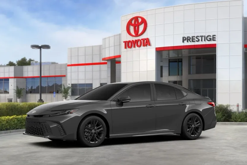 2026 Toyota Camry SE photo 1