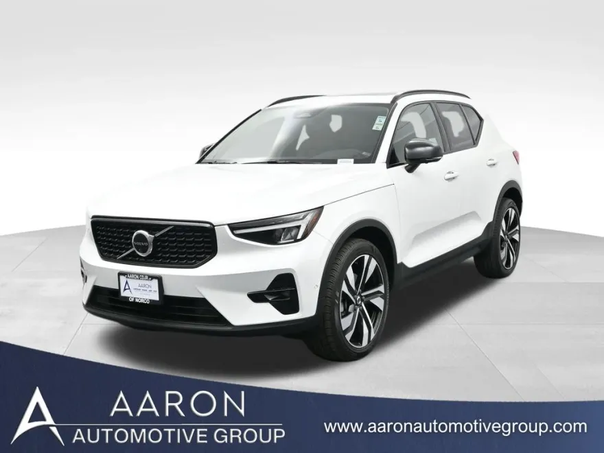 2023 Volvo XC40 AWD Ultimate photo 1