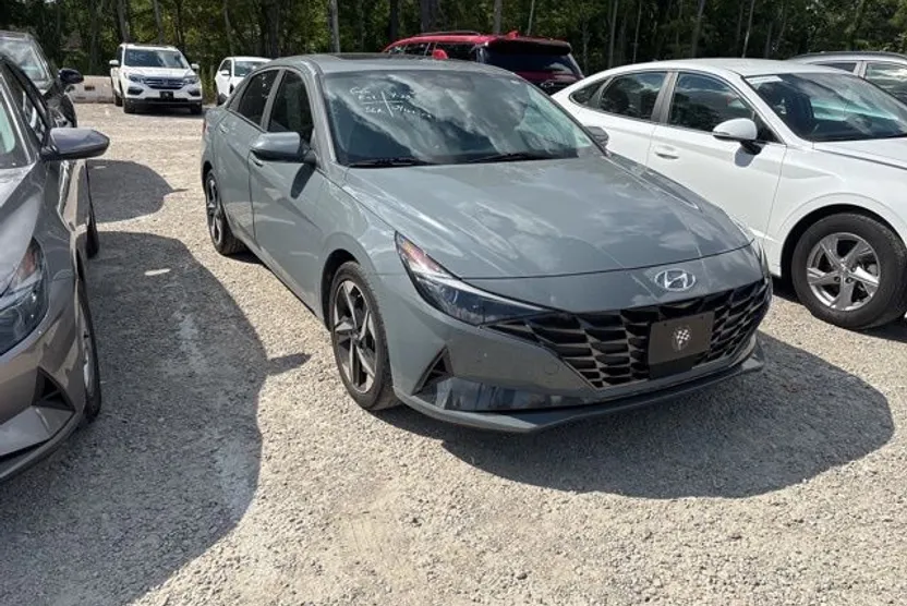 2022 Hyundai Elantra Limited photo 1