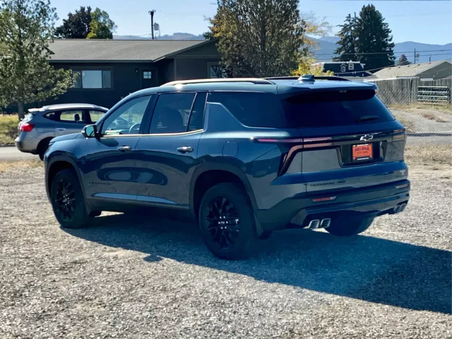 2026 Chevrolet Traverse 2LT photo 1
