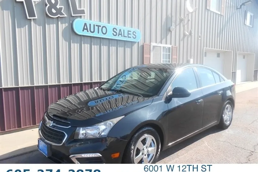 2015 Chevrolet Cruze LT photo 1