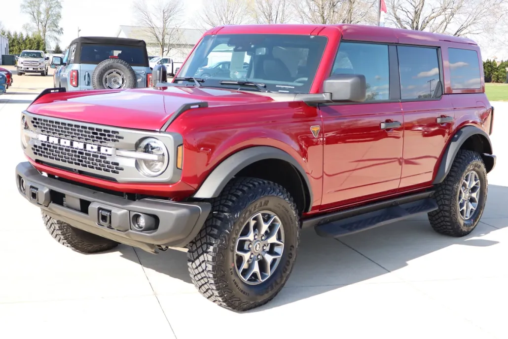 2025 Ford Bronco Badlands photo 1