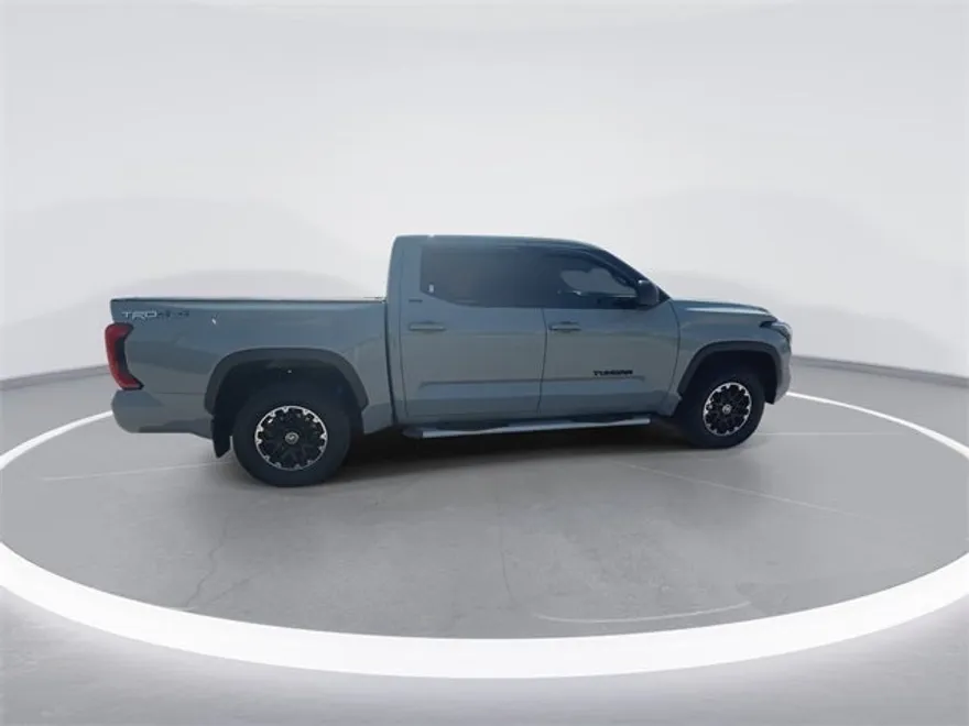 2022 Toyota Tundra SR5 CrewMax photo 9