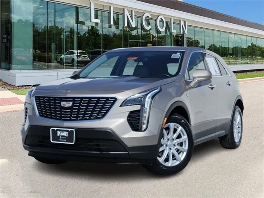 2022 Cadillac XT4 Luxury photo 1