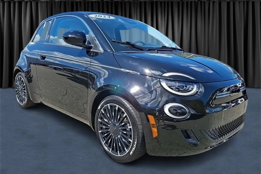 2024 Fiat 500e La Prima photo 1